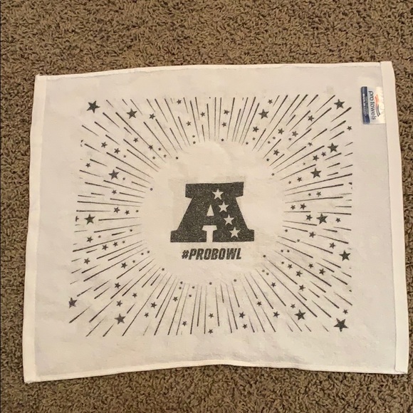 NFL Pro Bowl Towel - SUPER RARE - Picture 2 of 6
